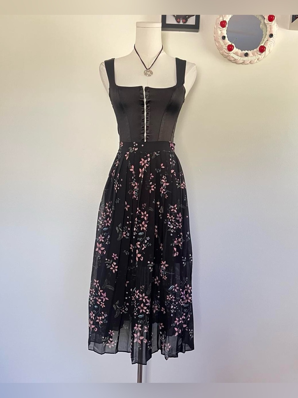 Jolie Vie Floral Pleated Midi Skirt in Black & Pink